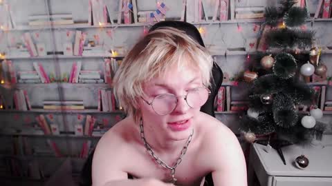 Snapshot of deficitt chatting on January 9, 2025, 11:24 pm deficitt online show from January 9, 2025, 11:24 pm