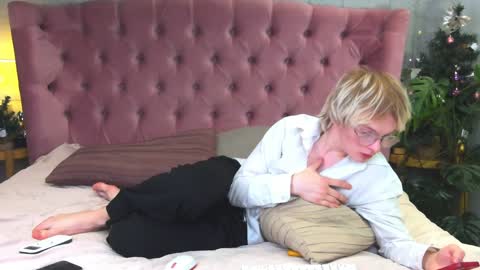 Snapshot of deficitt chatting on January 15, 2025, 1:23 am deficitt online show from January 15, 2025, 1:23 am