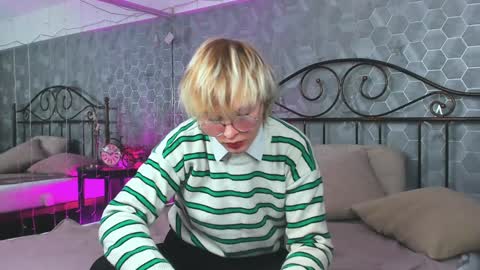 Snapshot of deficitt chatting on January 23, 2025, 8:45 pm deficitt online show from January 23, 2025, 8:45 pm