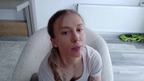 Snapshot of deidi_sweet chatting on November 19, 2025, 10:59 am Di online show from November 19, 2025, 10:59 am