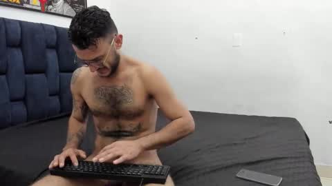 deilnal_zafiro online show from November 30, 2025, 12:14 am