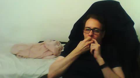 Snapshot of deimosmad chatting on December 20, 2025, 6:15 pm deimosmad online show from December 20, 2025, 6:15 pm