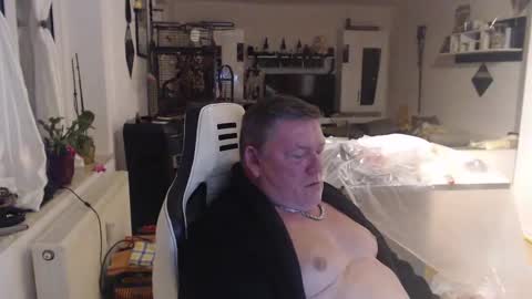 Snapshot of deinprinz2312 chatting on December 10, 2024, 6:11 am deinprinz2312 online show from December 10, 2024, 6:11 am