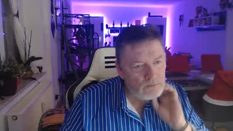 Snapshot of deinprinz2312 chatting on December 23, 2024, 5:28 am deinprinz2312 online show from December 23, 2024, 5:28 am