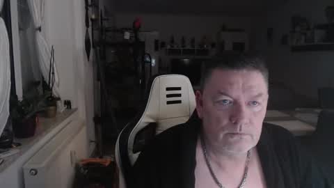 Snapshot of deinprinz2312 chatting on January 16, 2025, 7:28 am deinprinz2312 online show from January 16, 2025, 7:28 am