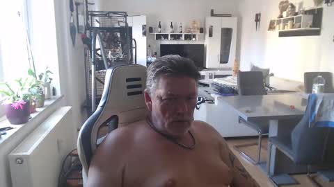 Snapshot of deinprinz2312 chatting on March 10, 2025, 1:10 pm deinprinz2312 online show from March 10, 2025, 1:10 pm