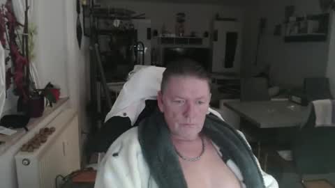 Snapshot of deinprinz2312 chatting on December 1, 2025, 4:39 am deinprinz2312 online show from December 1, 2025, 4:39 am