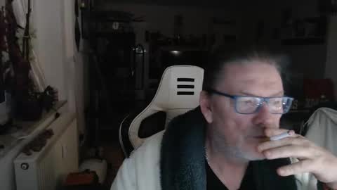 Snapshot of deinprinz2312 chatting on December 22, 2025, 3:36 am deinprinz2312 online show from December 22, 2025, 3:36 am