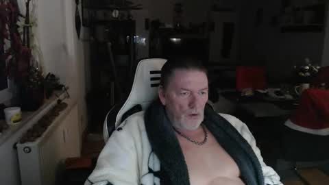 Snapshot of deinprinz2312 chatting on January 7, 2026, 5:21 am deinprinz2312 online show from January 7, 2026, 5:21 am