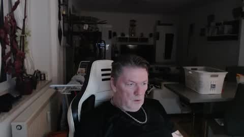 Snapshot of deinprinz2312 chatting on February 1, 2026, 6:12 am deinprinz2312 online show from February 1, 2026, 6:12 am