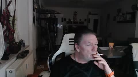 Snapshot of deinprinz2312 chatting on February 3, 2026, 5:27 am deinprinz2312 online show from February 3, 2026, 5:27 am