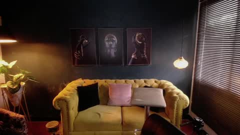 Snapshot of deivid_parker chatting on April 1, 2026, 1:41 pm Deivid online show from April 1, 2026, 1:41 pm