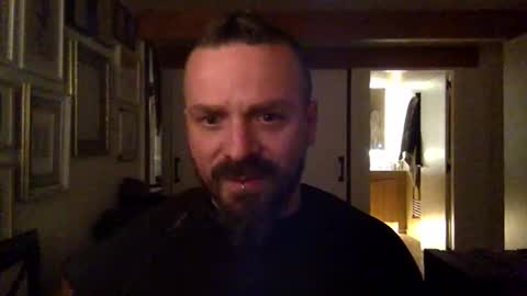 Snapshot of deivitzzz chatting on October 28, 2025, 6:10 pm Hermes online show from October 28, 2025, 6:10 pm