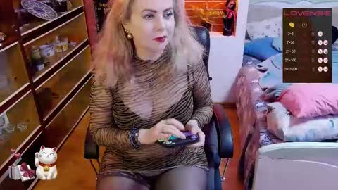 Delicacat online show from November 17, 2025, 11:54 pm