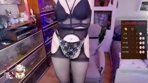 Delicacat online show from February 25, 2026, 10:52 pm