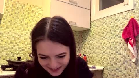 Kiki online show from April 2, 2026, 5:10 pm