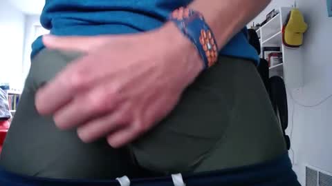 delicioso4u online show from February 21, 2025, 10:48 pm