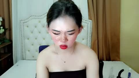 Snapshot of deliciously_sophie chatting on June 18, 2026, 2:23 am Sophie online show from June 18, 2026, 2:23 am