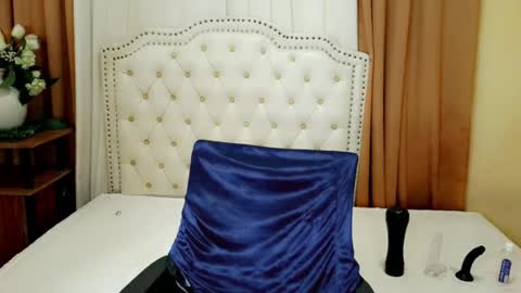 Snapshot of deliciously_sophie chatting on June 25, 2026, 4:34 am Sophie online show from June 25, 2026, 4:34 am