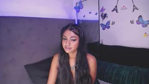 Snapshot of delilah_blazee chatting on October 29, 2025, 7:04 pm Delilah Blaze online show from October 29, 2025, 7:04 pm