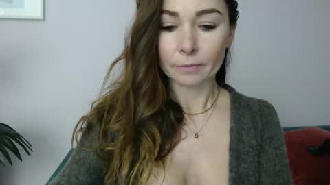 Snapshot of delilah_sweet chatting on February 27, 2025, 2:43 pm delilah_sweet online show from February 27, 2025, 2:43 pm
