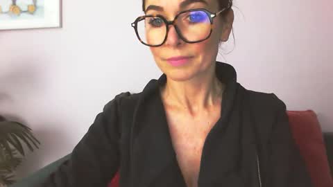 delilah_sweet online show from October 20, 2025, 3:23 pm