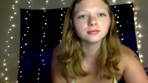 DelilaLove3412 online show from May 11, 2026, 10:40 pm