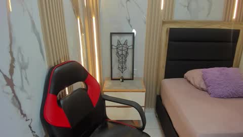 delilaquinn online show from October 17, 2025, 11:13 am