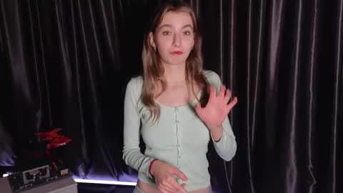 Rochel online show from November 19, 2025, 6:52 pm