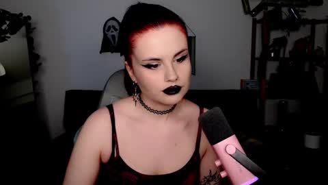 Snapshot of dellacrush_ chatting on November 8, 2025, 6:07 pm dellacrush_ online show from November 8, 2025, 6:07 pm