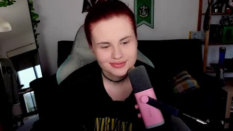 Snapshot of dellacrush_ chatting on November 14, 2025, 9:08 am dellacrush_ online show from November 14, 2025, 9:08 am