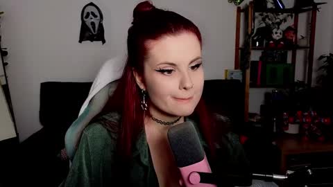 Snapshot of dellacrush_ chatting on November 23, 2025, 5:57 pm dellacrush_ online show from November 23, 2025, 5:57 pm