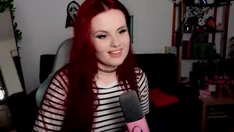 Snapshot of dellacrush_ chatting on November 24, 2025, 6:07 pm dellacrush_ online show from November 24, 2025, 6:07 pm