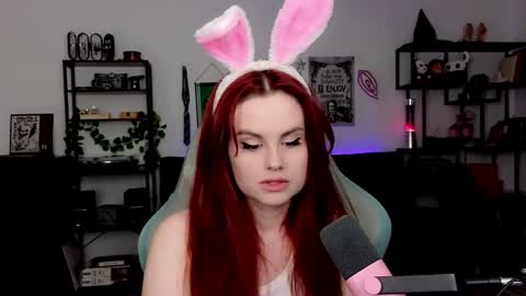Snapshot of dellacrush_ chatting on April 5, 2026, 5:54 pm dellacrush_ online show from April 5, 2026, 5:54 pm