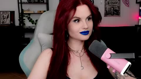 Snapshot of dellacrush_ chatting on April 7, 2026, 6:30 pm dellacrush_ online show from April 7, 2026, 6:30 pm