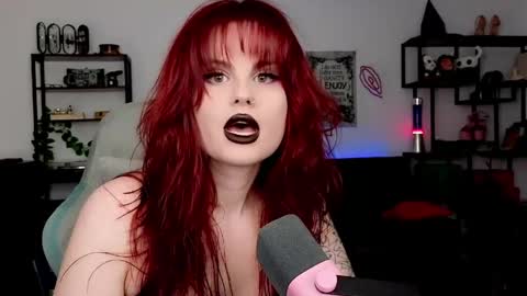 Snapshot of dellacrush_ chatting on April 12, 2026, 6:24 pm dellacrush_ online show from April 12, 2026, 6:24 pm