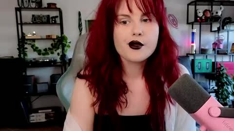 Snapshot of dellacrush_ chatting on April 15, 2026, 5:31 pm dellacrush_ online show from April 15, 2026, 5:31 pm