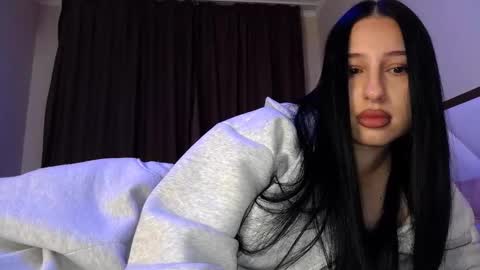 delly_love online show from October 29, 2025, 7:15 pm