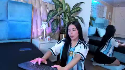 Delia online show from June 24, 2026, 1:54 pm
