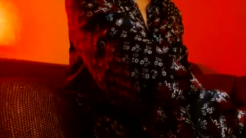 Snapshot of delphine_x chatting on October 30, 2025, 9:15 pm Delphine online show from October 30, 2025, 9:15 pm