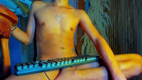 Snapshot of deluxe_care chatting on December 17, 2025, 4:24 pm deluxe_care online show from December 17, 2025, 4:24 pm