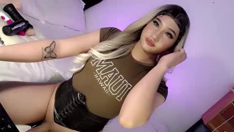 Snapshot of deluxetgirl69 chatting on February 15, 2025, 9:15 pm Chesca online show from February 15, 2025, 9:15 pm