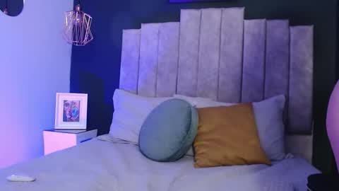 Snapshot of demetra_noxx chatting on January 7, 2026, 4:15 am Demetra online show from January 7, 2026, 4:15 am