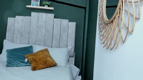 Snapshot of demetra_noxx chatting on January 9, 2026, 3:31 am Demetra online show from January 9, 2026, 3:31 am