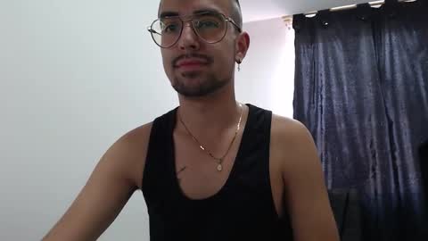 demian_val_4 online show from February 6, 2025, 6:24 pm