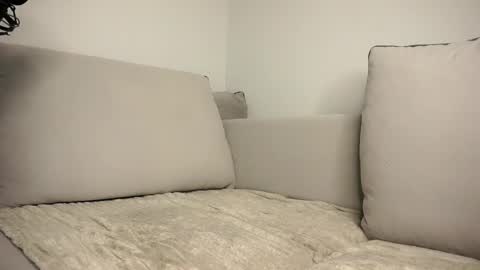 Dave19  online show from November 12, 2025, 9:47 pm