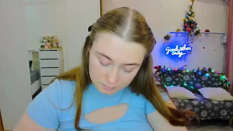 Snapshot of demure_soul chatting on December 3, 2024, 3:09 am Sophie online show from December 3, 2024, 3:09 am