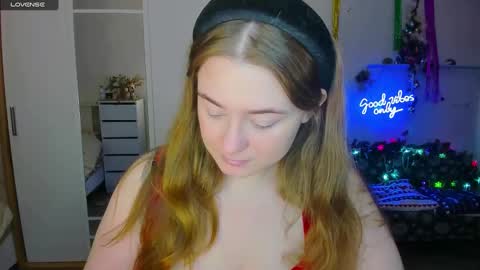 Snapshot of demure_soul chatting on January 13, 2025, 5:55 am Sophie online show from January 13, 2025, 5:55 am