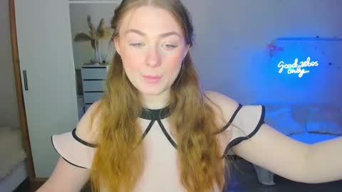 Snapshot of demure_soul chatting on February 7, 2025, 5:31 am Sophie online show from February 7, 2025, 5:31 am