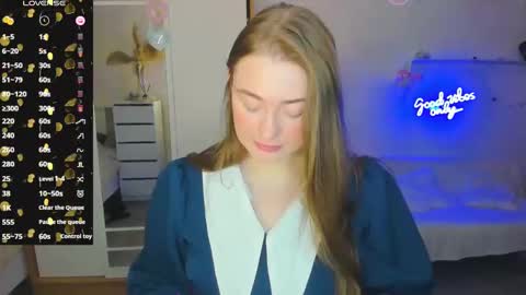Snapshot of demure_soul chatting on February 15, 2025, 2:04 am Sophie online show from February 15, 2025, 2:04 am